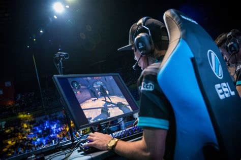 Tips for new players, from a player that almost quit  .